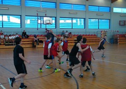 Turniej piłki koszykowej dla młodzieży szkół podstawowych i gimnazjalnych"Młode Koszykarskie Talenty 2013"